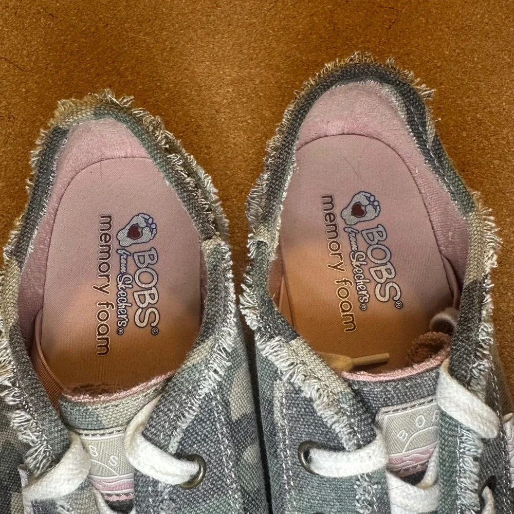 Skechers smoke free